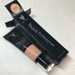 Younique Skin Perfecting Concealer- Organza